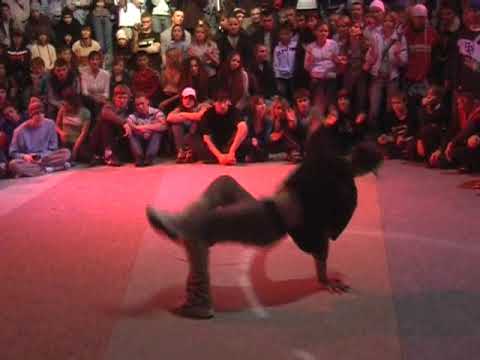 Lee (Flying Buddha) vs Jora  Personality Battle 2005