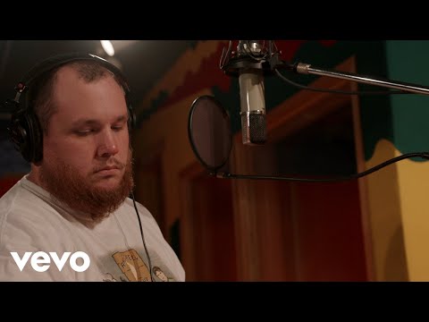 Luke Combs - Love You Anyway (Official Studio Video)