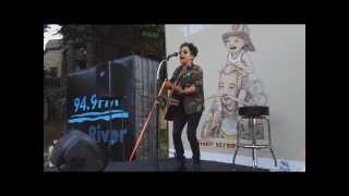 Vicci Martinez -Touch The Fire (Acoustic - Main Street Mile Boise)