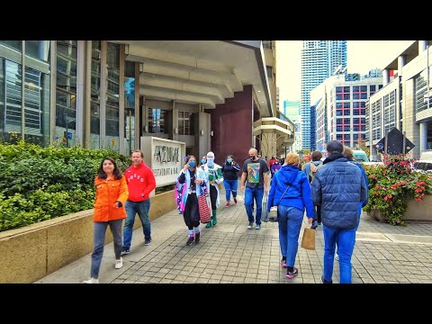 Toronto Walk - Fan Expo in Entertainment District to ArtworxTo in Harbourfront