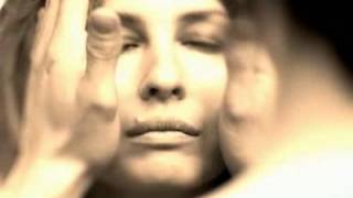 Lori Carson "Something's Got Me"