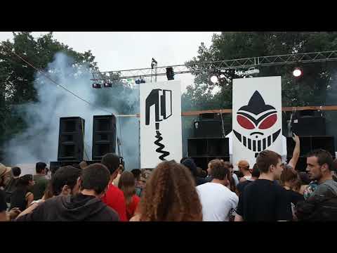 Free Party - Arenui/AK - Manu Gol / Axel Pixel