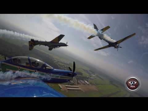 Voando com a Esquadrilha da Fumaça