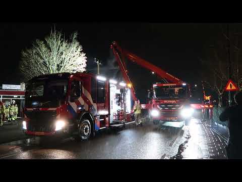 08-01-2022 - Prinsenbeek - Brand aan de Spoorstraat in Prinsenbeek bij voormalig café D'n Henk