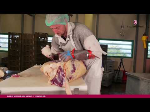 VICTORINOX Berufs-/Metzgermesser im Einsatz bei der Rindfleisch-Verabeitung