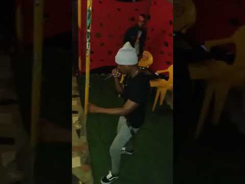 telyker actuando no show e venda de 4 ases