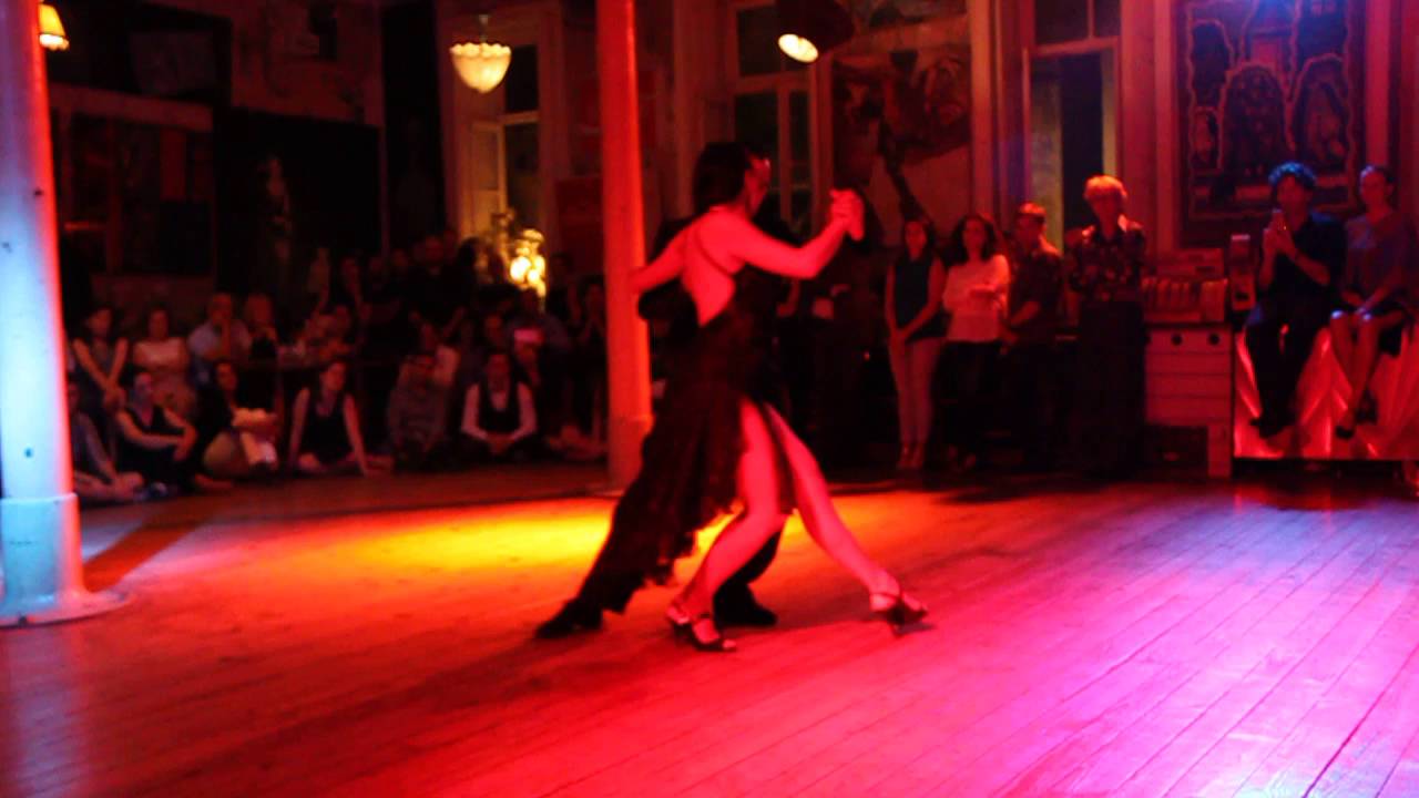 ROBERTO LEIVA E MANUELA RIVERO NA MILONGA SUPERESPECIAL