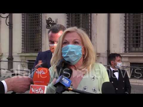 Fase 2, Sandra Milo: "Conte persona umana, interverrà per attori"