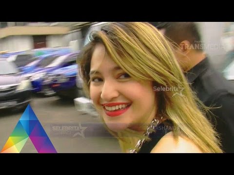 MARSHANDA BANTAH AYAHANDA BERKELIARAN DI JALAN