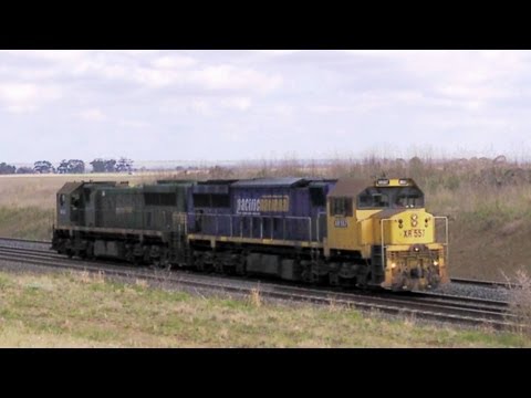 Pacific National XR class diesel locomotives run light engine - Australian Trains & Railways