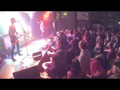 KOTZREIZ - PUNK BLEIBT PUNK (Live im Stattbahnhof Schweinfurt 6.2.16)