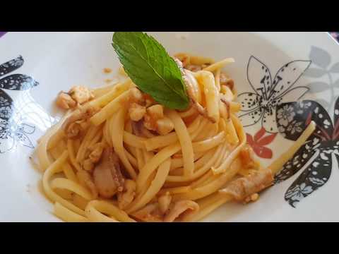 Spageti me oktapod edhe salce (spaghetti with octopus and sauce)