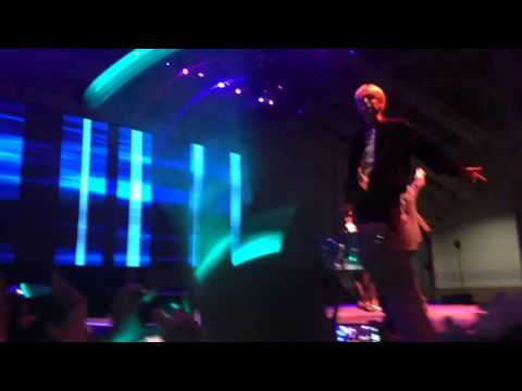 160507 Look at this VIEW of the King of Dance™, Lee Taemin, though #SHINeeinToronto