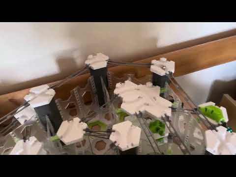 Verschachtelte Gravitrax Bahn