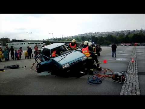 Autonehoda - vyproštění osob