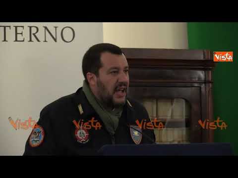 Salvini: "Ho stuprato Valentina Nappi? Ero con Saviano, ho un alibi"