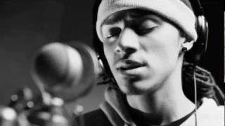 Bluey Robinson - 'Can You Stand The Rain' | Acoustic Session