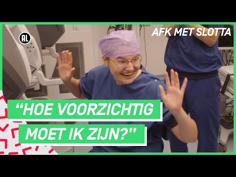 Gamer wordt chirurg en bedient operatierobot? | AFK met Slotta | #5 | NPO 3