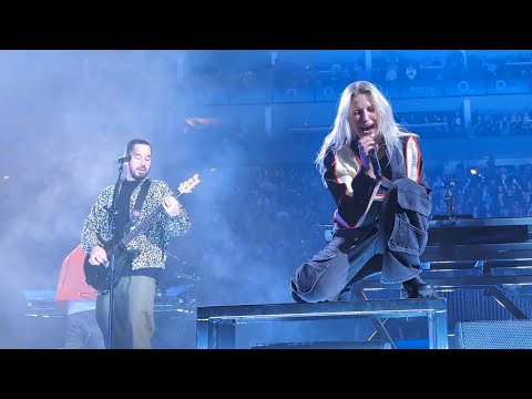 Linkin Park - Waiting For The End [4K] - Live in London at O2 Arena (2024-09-24)