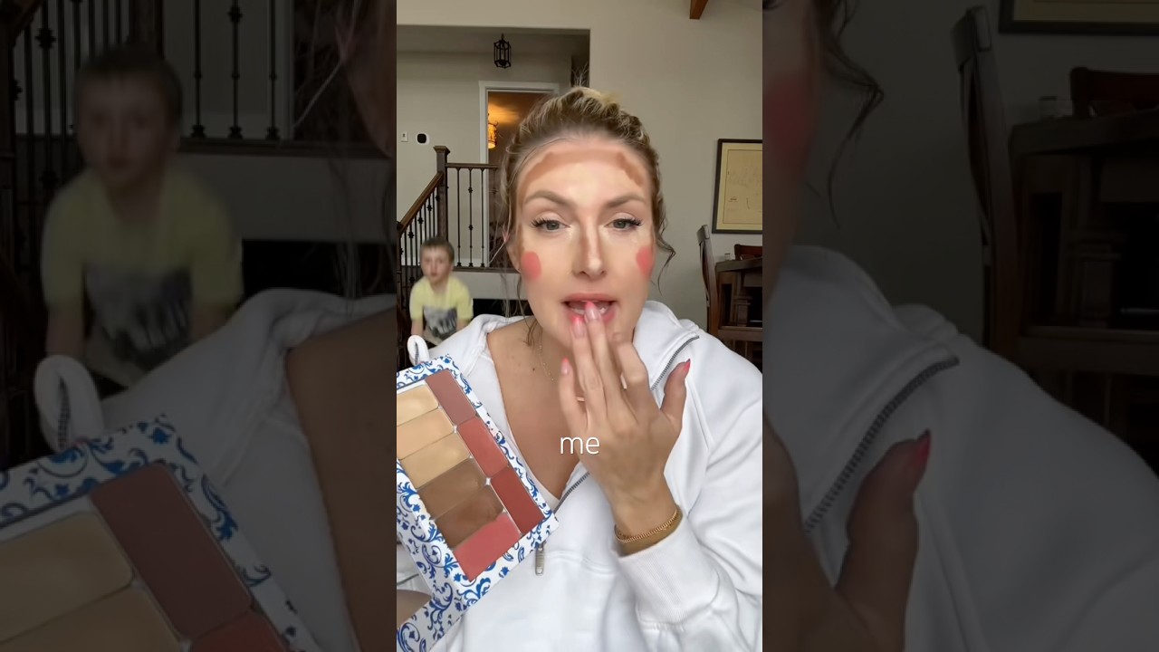 Say MATCH for the palette details & to find out your custom shades! 💛 #mommakeup #momhacks #makeup