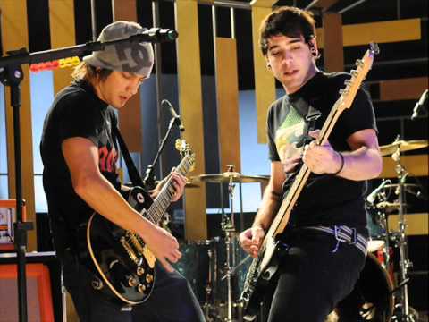 Nx Zero - Tarde Para Desistir ( Ft. Rincon Sapiencia )