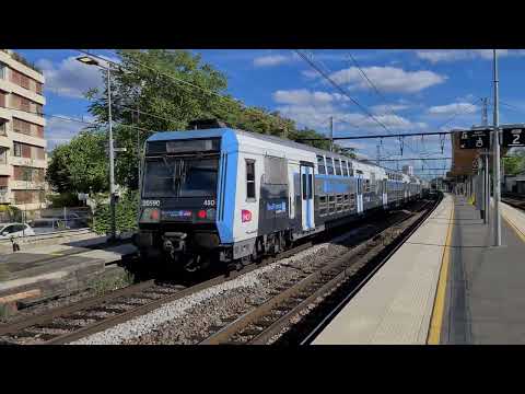 [RER D] Croisement de Z 20500 IDFM en gare de Maisons-Alfort - Alfortville