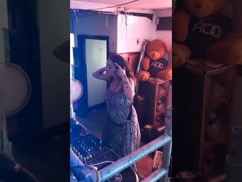 acid techno squat party (2)