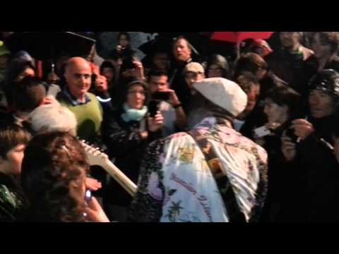 Buddy Guy - Jazz à Vienne 2014 (sortie de scène)