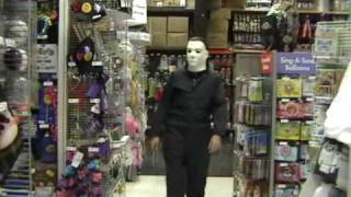preview picture of video 'HalloweeN - Michael Myers kills Halloween store workers in this fan film.'
