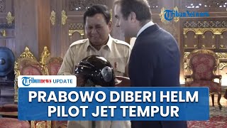 Reaksi Prabowo Diberi Helm Pilot Jet Tempur oleh Menhan Prancis, Tertawa dan Ucap Terima Kasih
