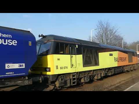 60076 with a mega two tone passes Sowerby Bridge on 6E10 Liverpool Biomass Tml Gbf - Drax Aes Gbrf