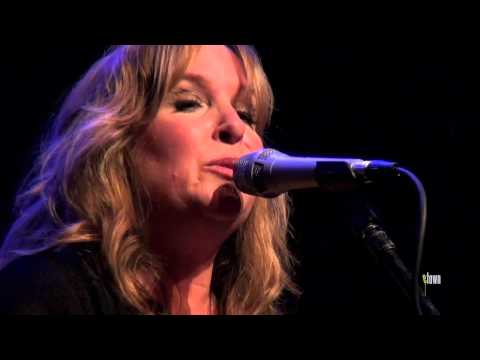 Gretchen Peters - "Five Minutes" (eTown webisode #324)