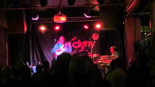 Francis Dunnery Calling all the heroes newcastle 28 10 14 It Bites song