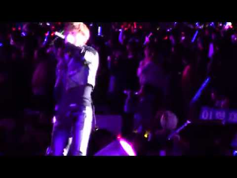 131019 SMTOWN in Beijing - Bonamana (cut) - EunHyuk, SungMin focus