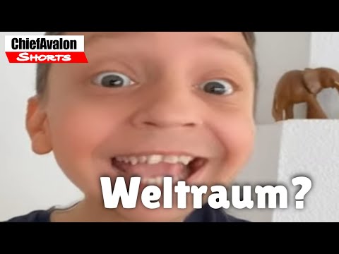 Was hat 8 Arme und fliegt in den Weltraum? Klein Ava weiss es #Shorts #kleinava #comedy #lustig