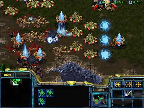 StarCraft Brood War - 1 Protoss vs 7 Zerg ( vs 7 computers ) - Big Game Hunters