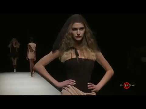 Igor Chapurin - PARIS Spring/Summer 2010 - Widescreen - Naomi Campbell