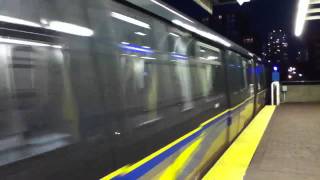 preview picture of video 'Vancouver Skytrain Departing - New Westminster Station'