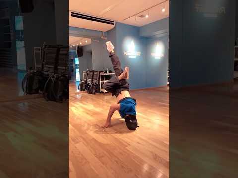Bboy Hihat’s headspin variations🇯🇵