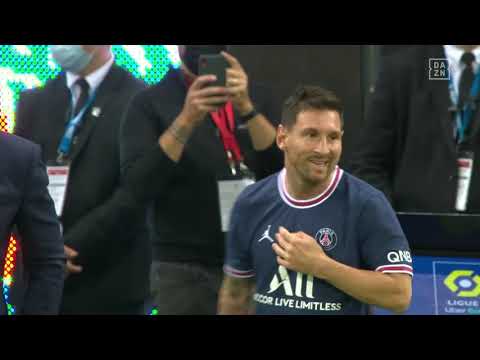 Historischer Moment: Messi wird für PSG eingewechselt | DAZN