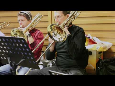 IS PARIS BURNING? - Paris en colere