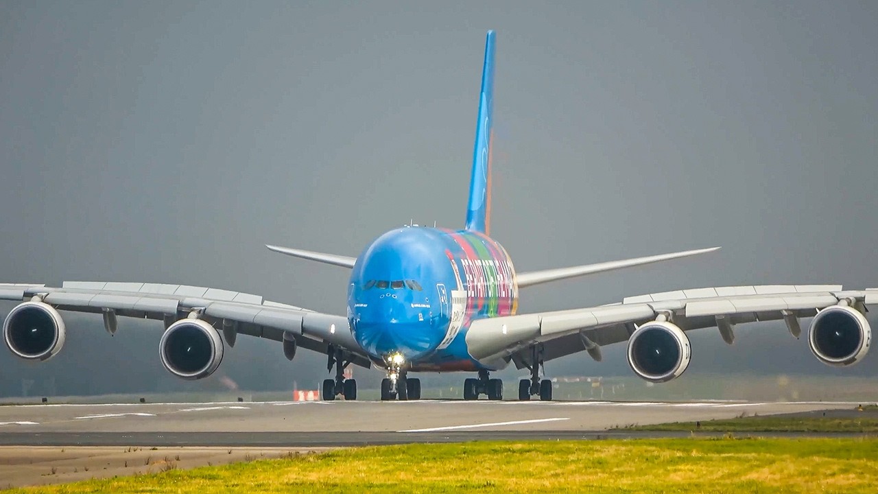 60 MINUTES PURE AVIATION - AIRBUS A380 Landing, Departure, Boeing 747 ... (4K)