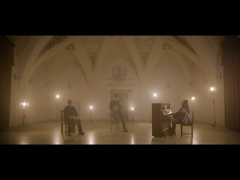 Boże Granie & Jakub Tomalak (wyk. Gabi Gąsior) – Zimna stajenka (Official music video)