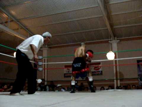 El Papelote TV - el noqueador Richard el Cubanito