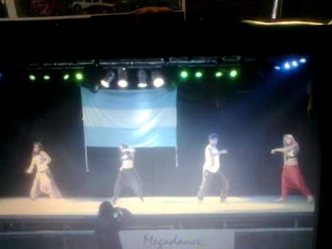 Bailando reggaeton- El chulo ft adonis mc- toma que toma