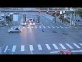 HORROR Seattle Bicyclist Runs Red Light Crashes Into Car