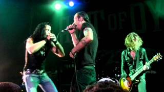 Art of Dying - Inside It&#39;s Raining w/ Adam Gontier 9/2/11