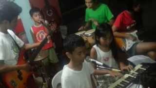 preview picture of video 'Somebody That I Used To Know cover by MACuAPO band'