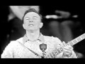 Pete Seeger - What is Folk Music, Skip to my Lou, Live Folk Banjo Playing Singing.