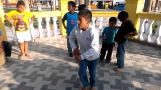 preview picture of video 'Niños de El Carmen Chincha zapateando'
